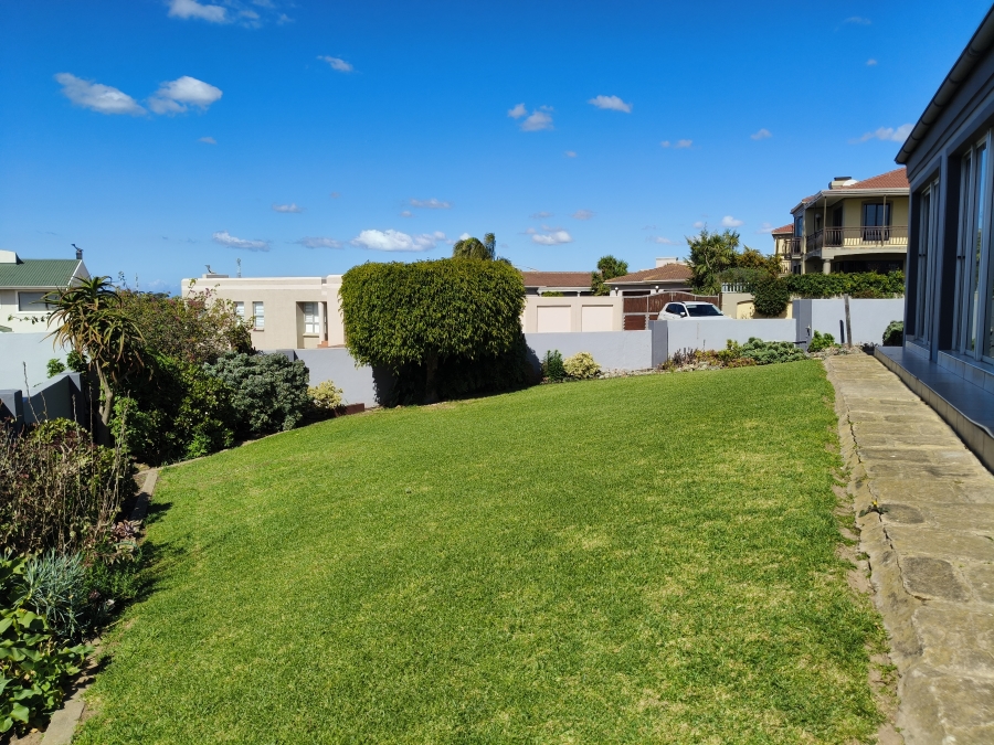 3 Bedroom Property for Sale in Wavecrest Eastern Cape